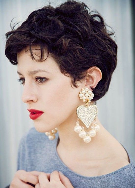 short wavy haircuts for women