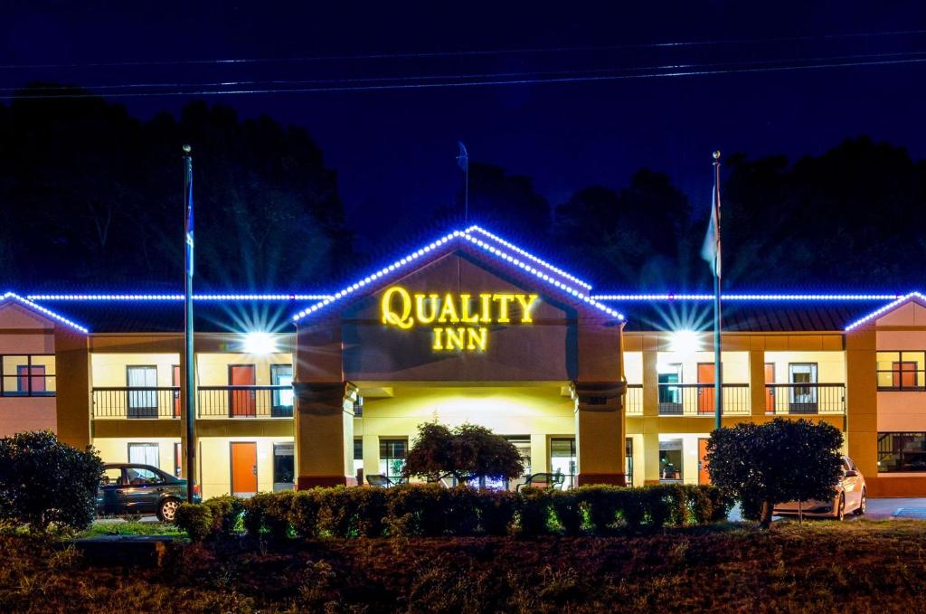 quality inn tanglewood roanoke va