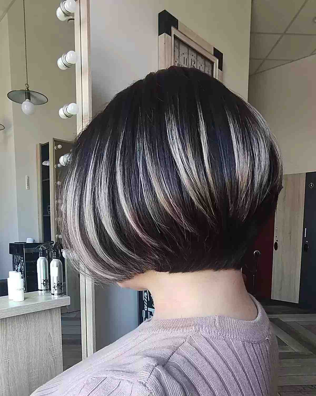 black with blonde highlights short hair