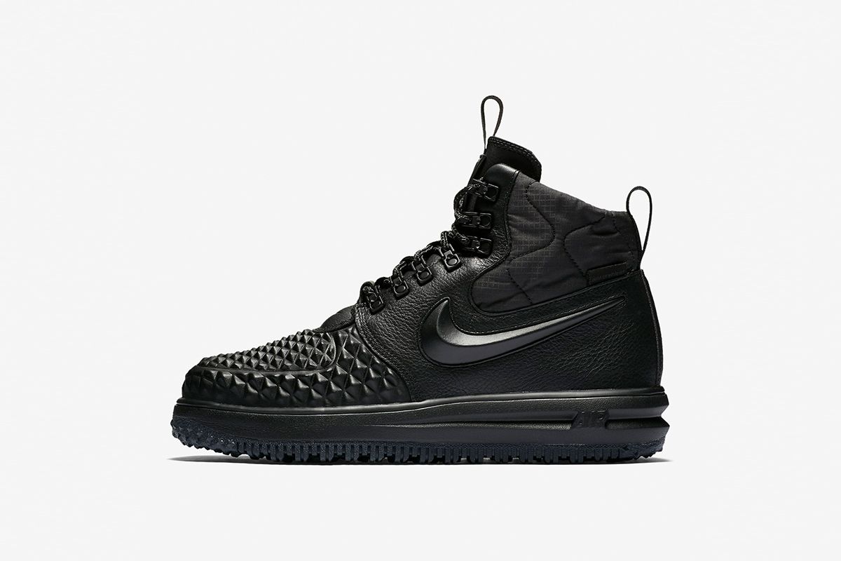 nike sneakers for winter