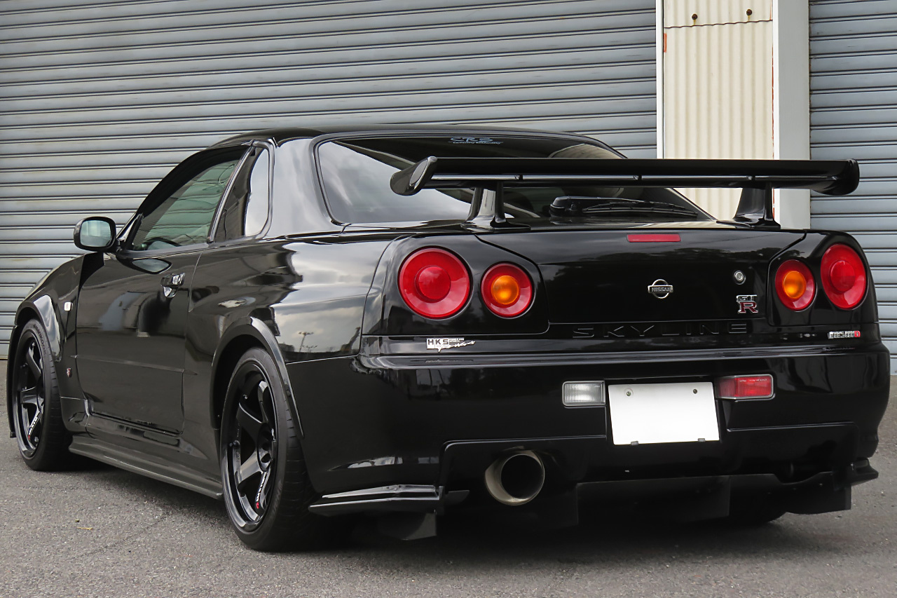 black skyline r34