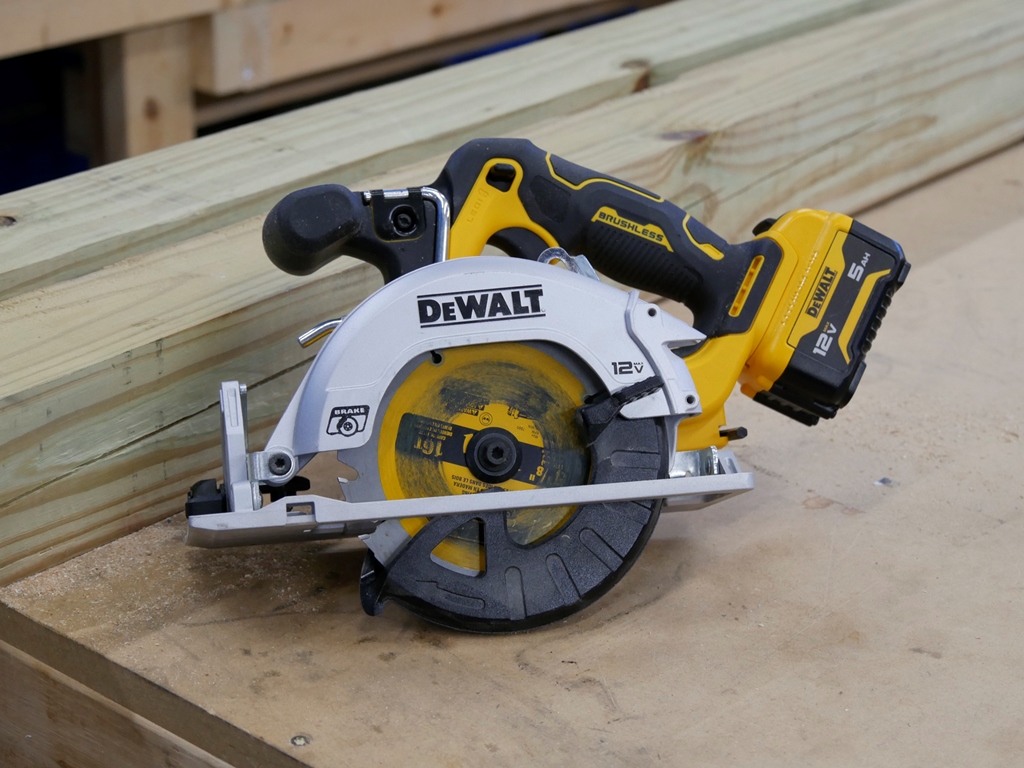 compact circular saw dewalt