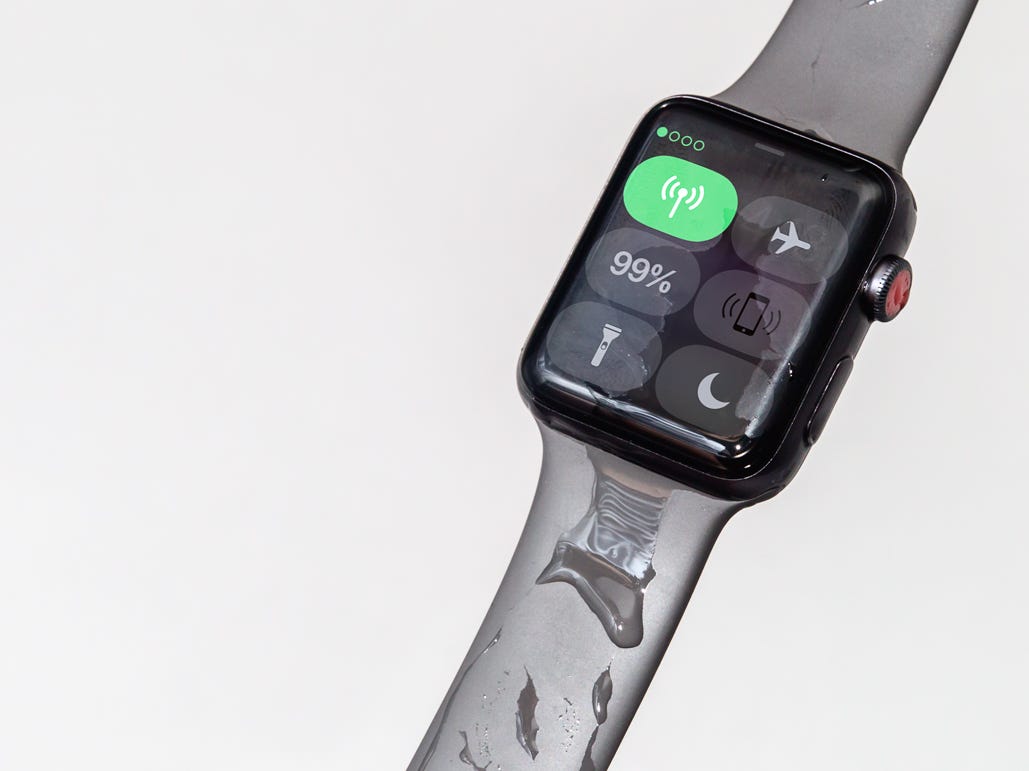 is the apple watch series 3 waterproof