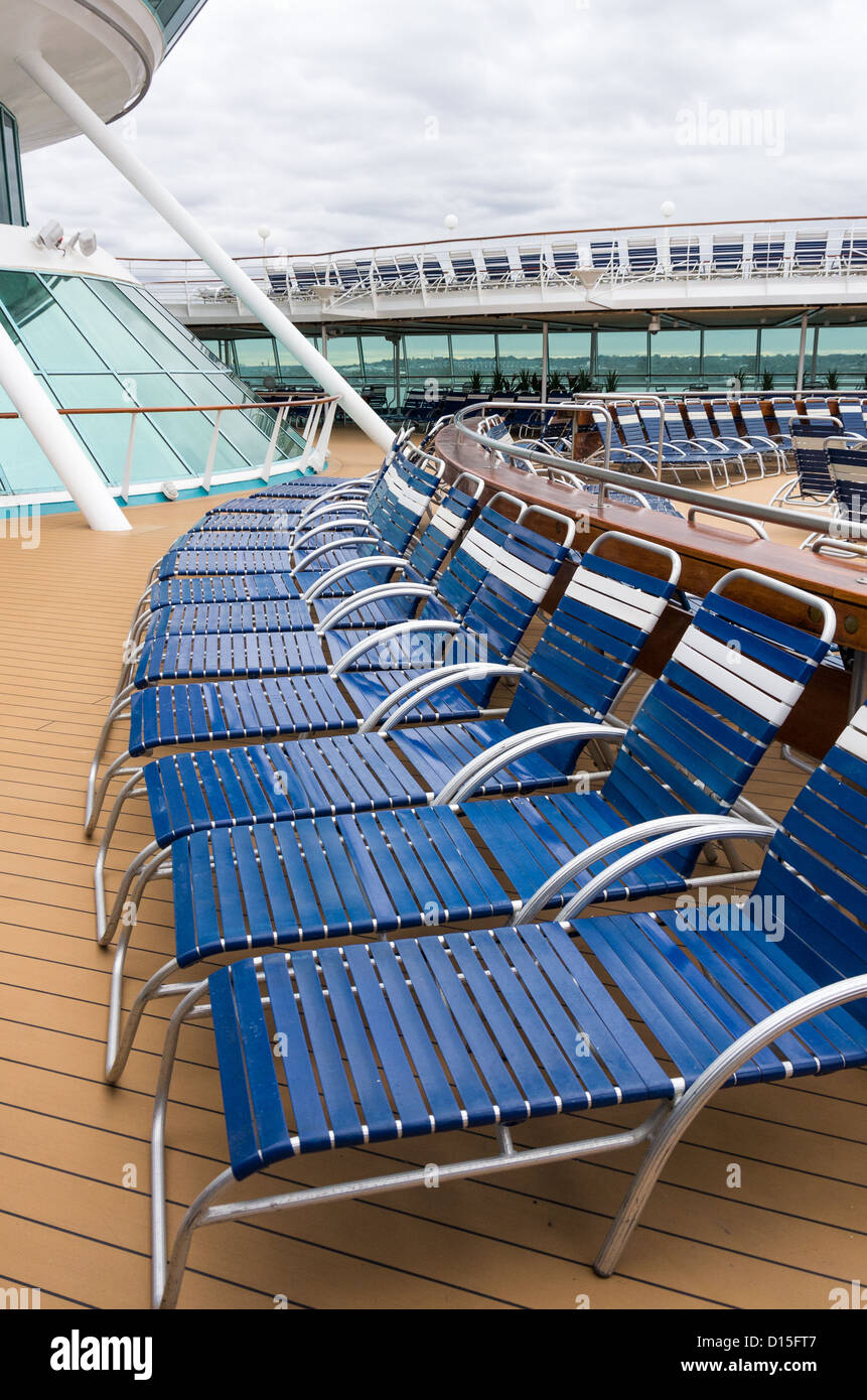 deck chair cruising