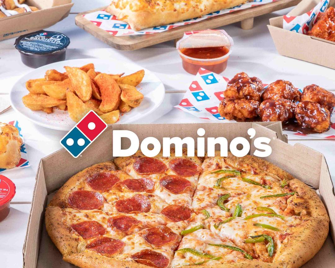 dominos plaza los robles