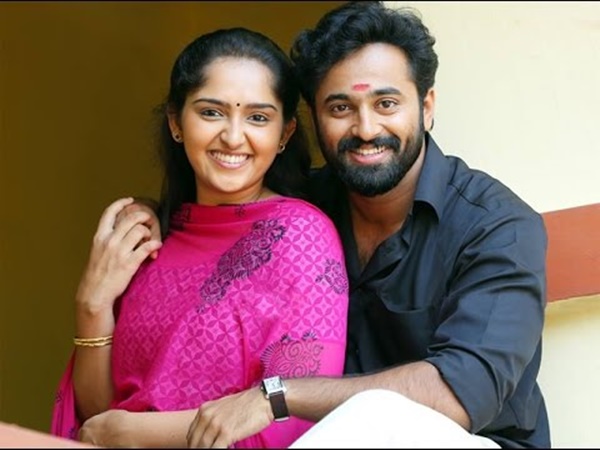 unni mukundan wife photos