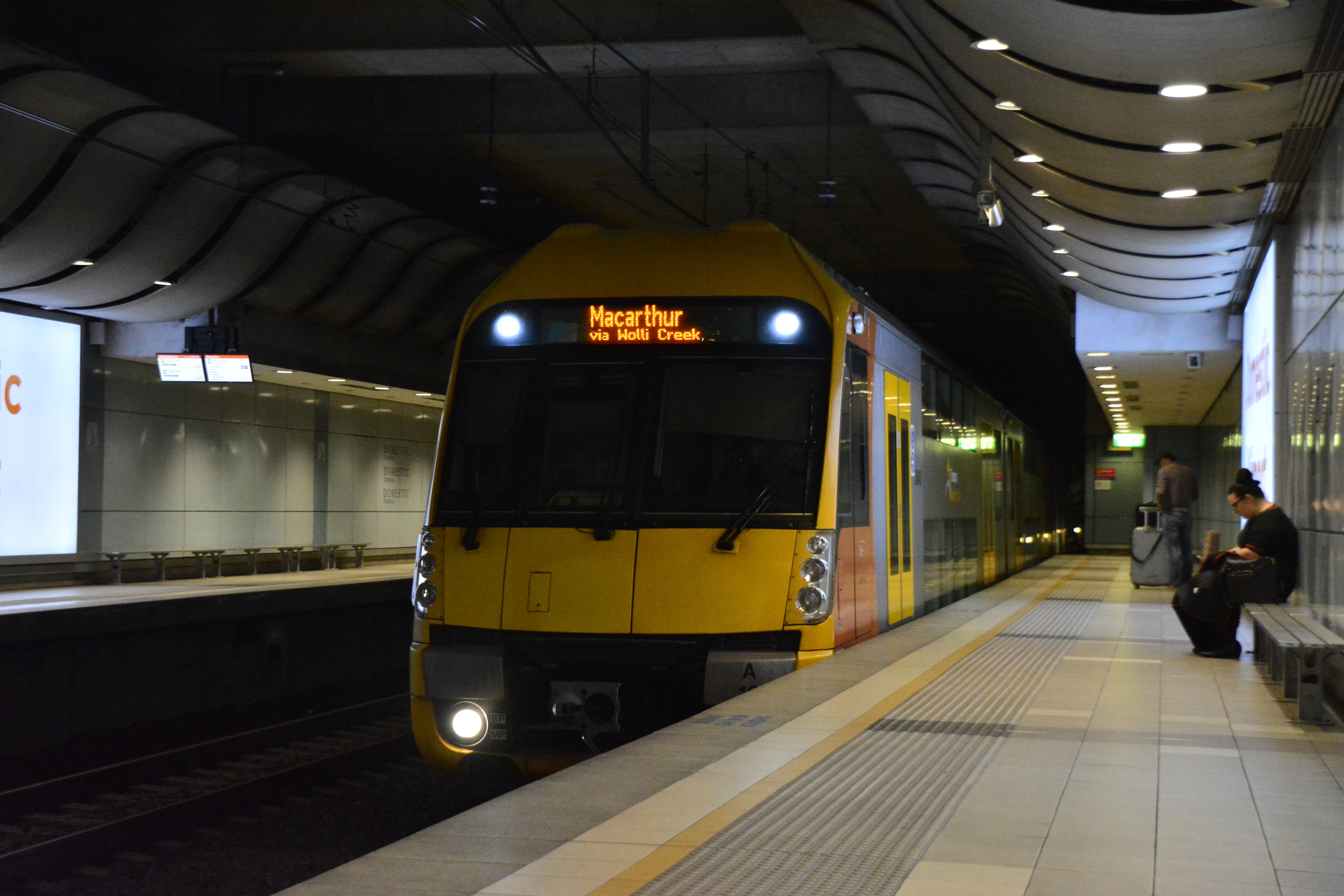 sydney train t8