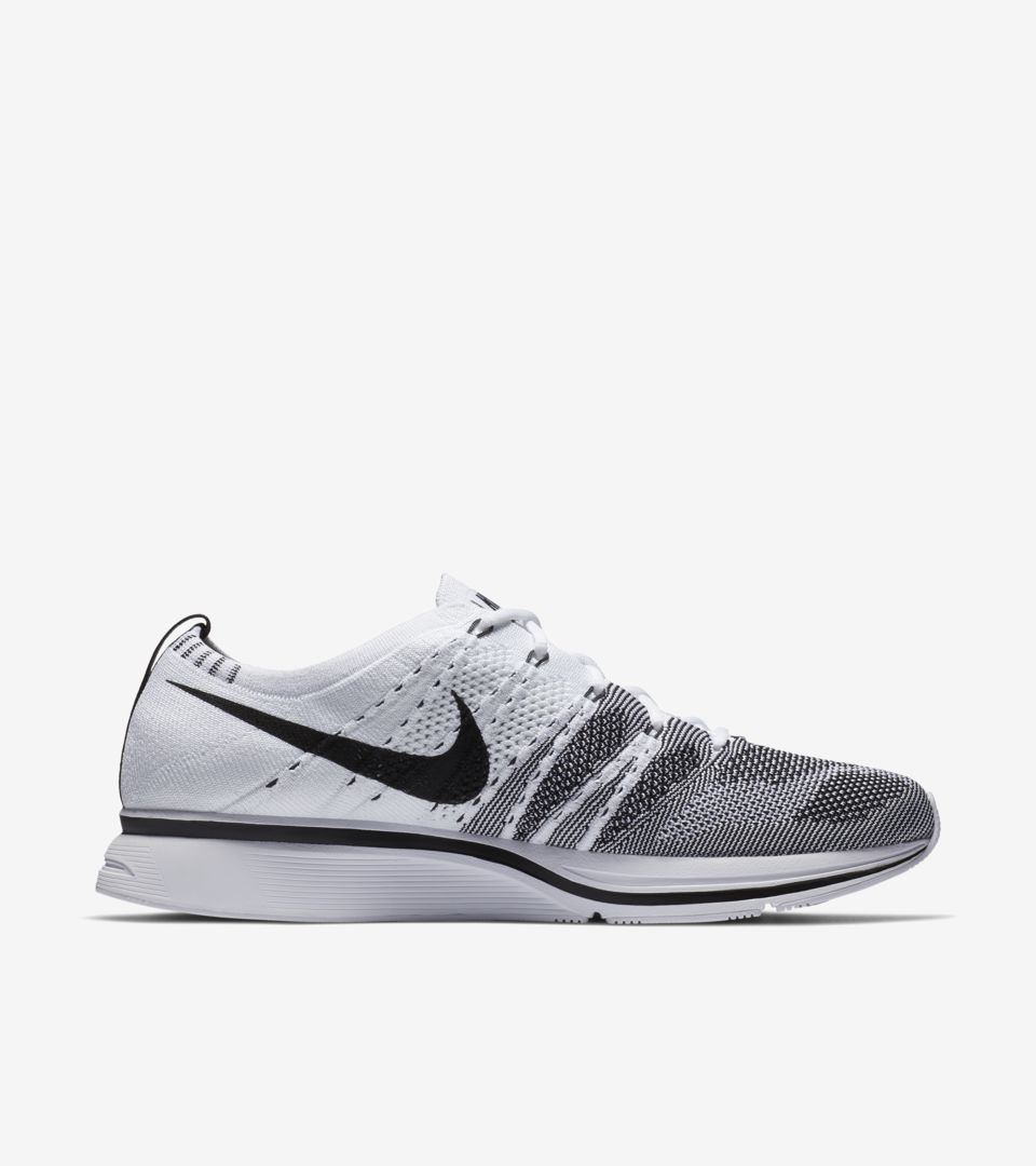 nike trainers mens flyknit