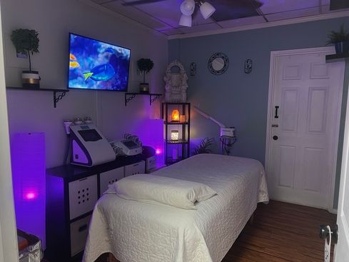 esthetician room for rent