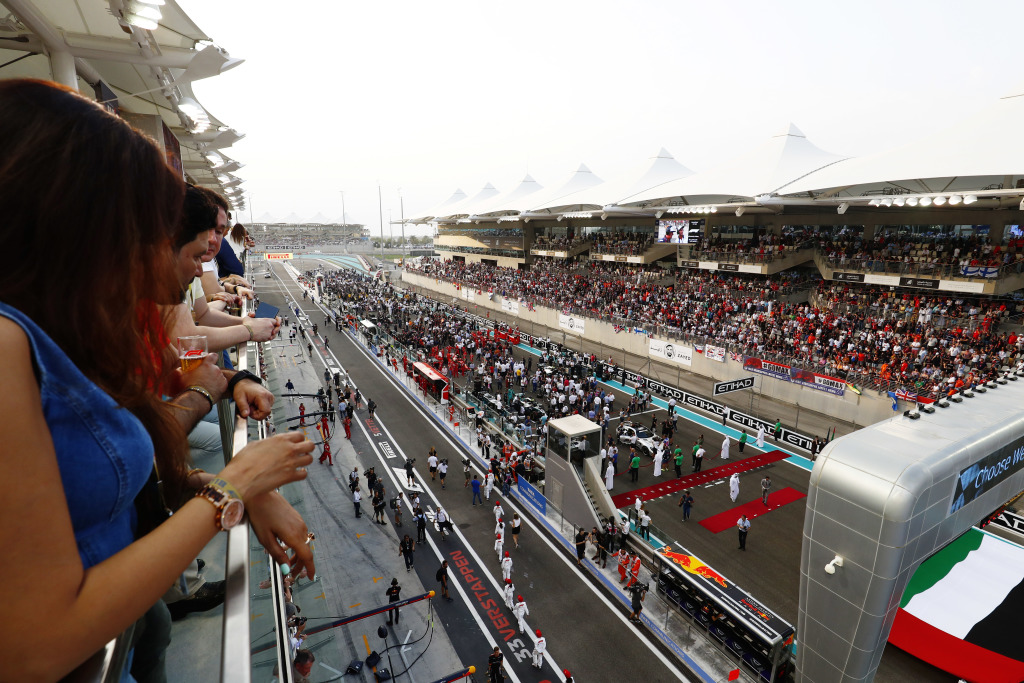 f1 paddock club cost