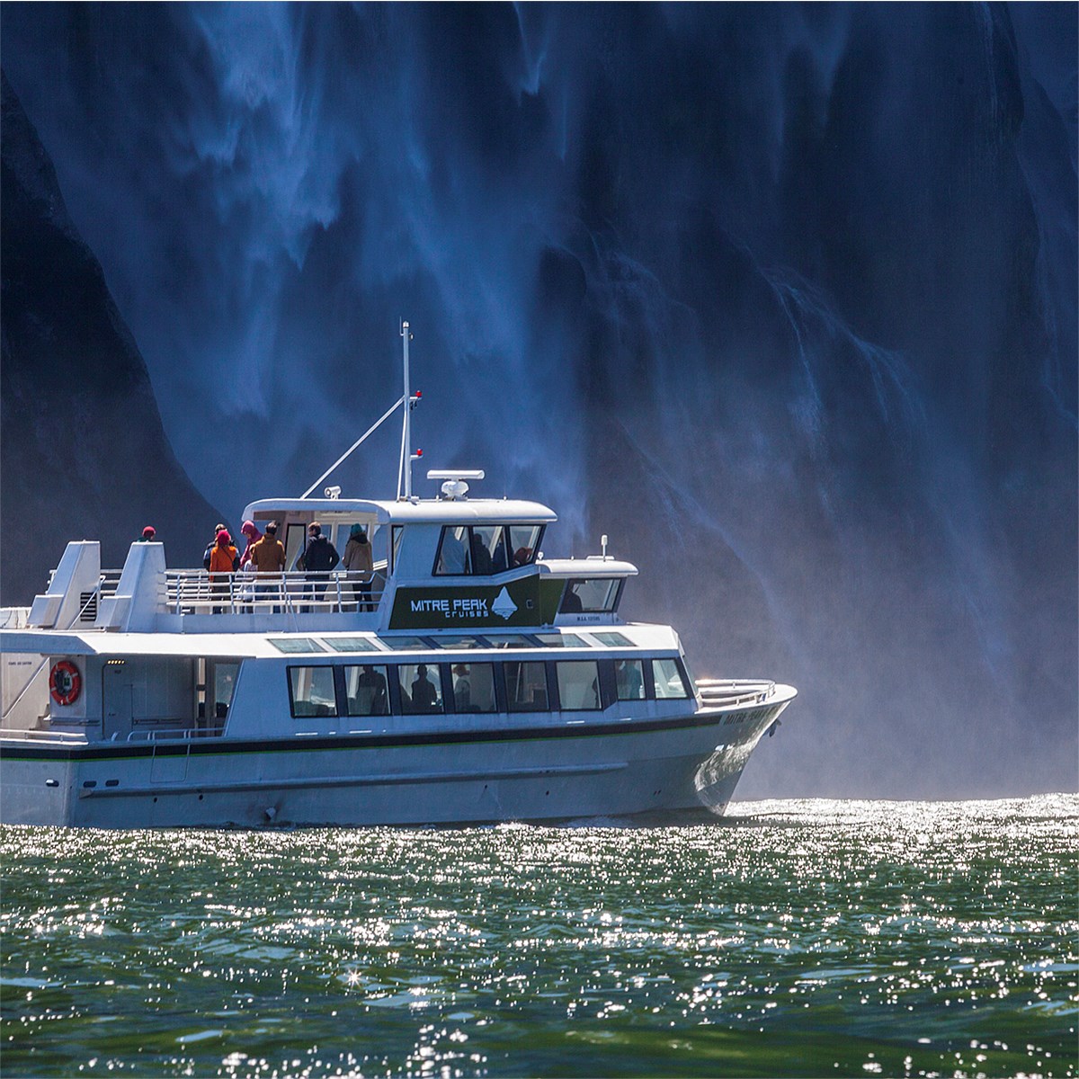 mitre peak cruises