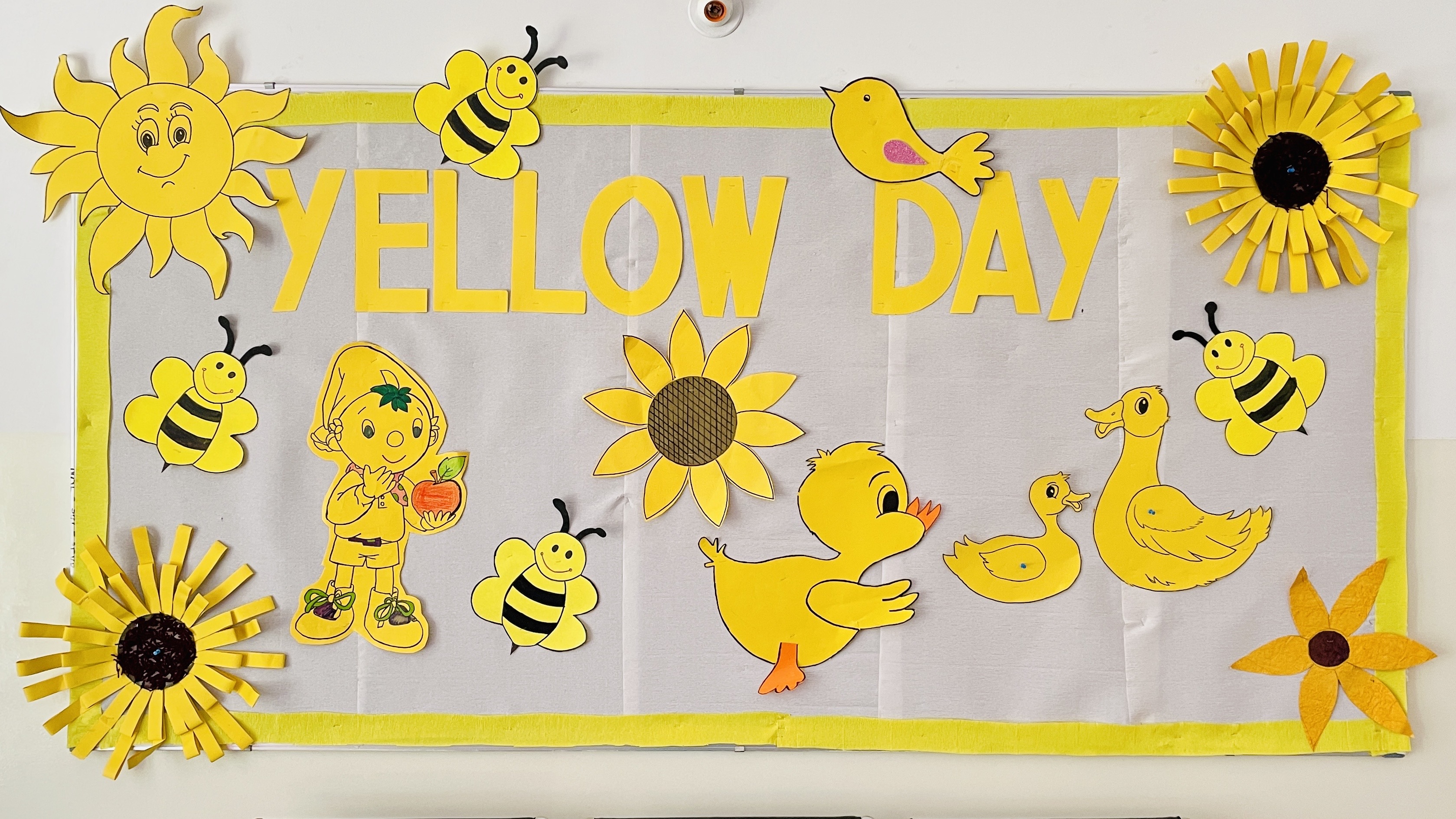 yellow day board decoration ideas