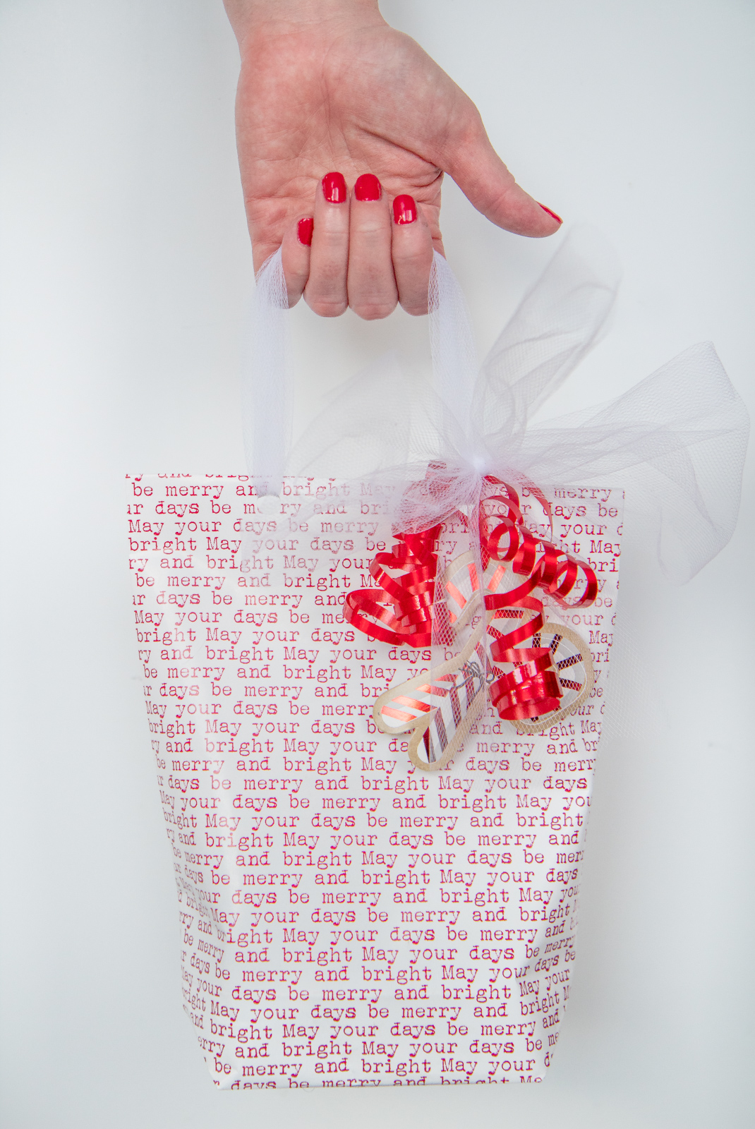 how to make a gift bag out of wrapping paper