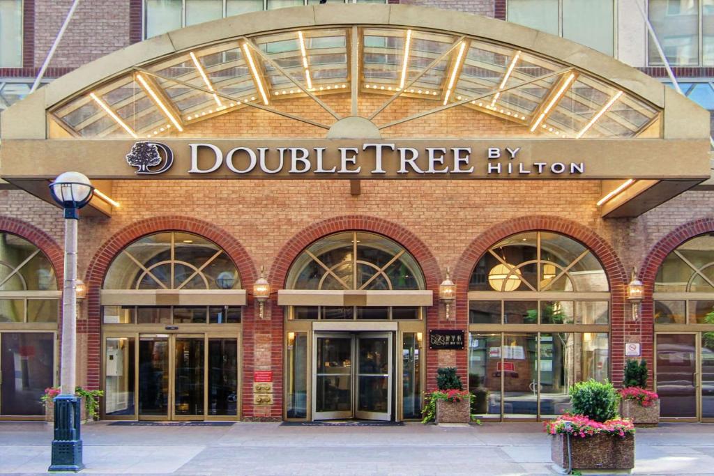 doubletree hotel toronto ontario