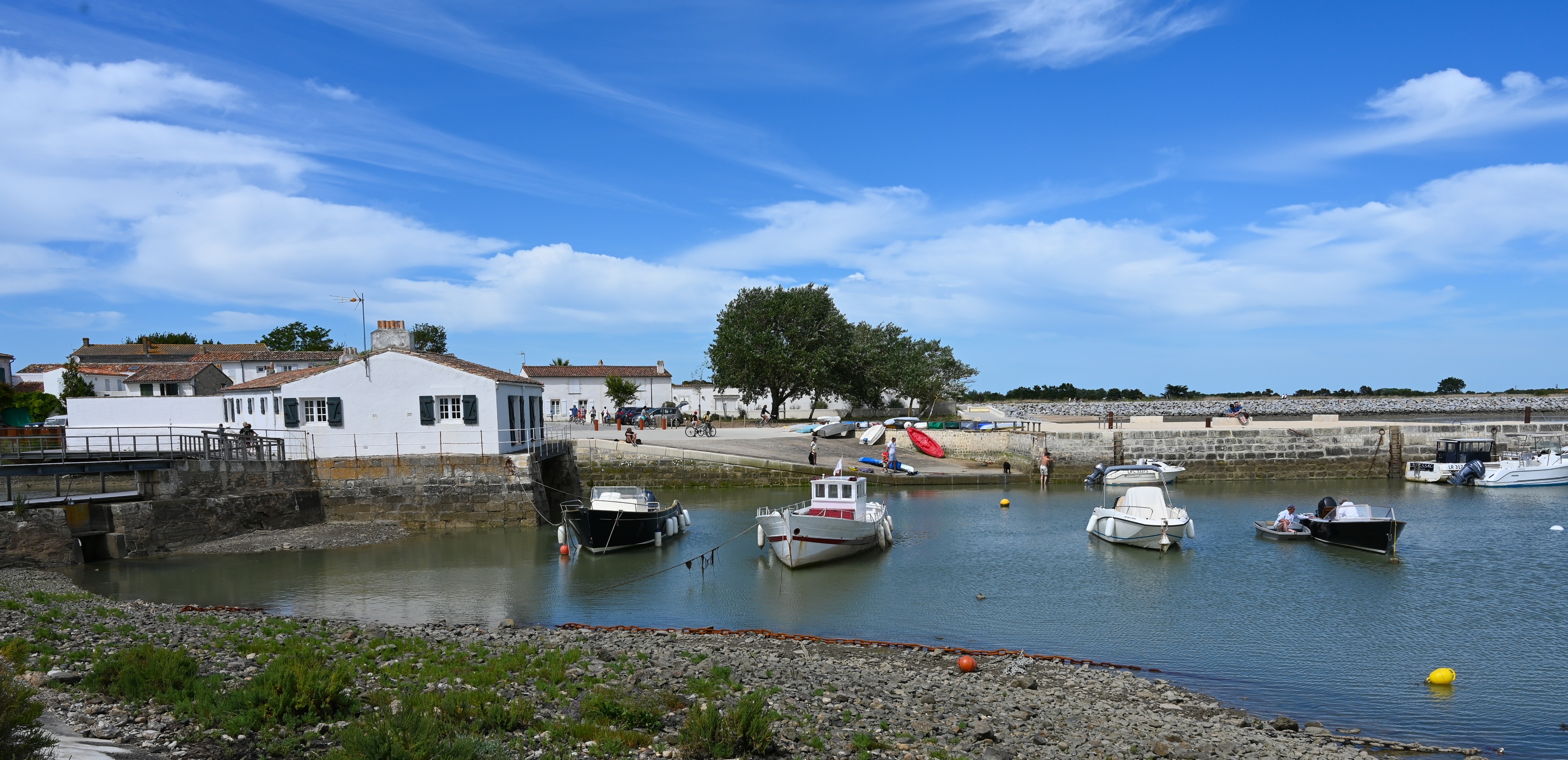 flights to ile de re