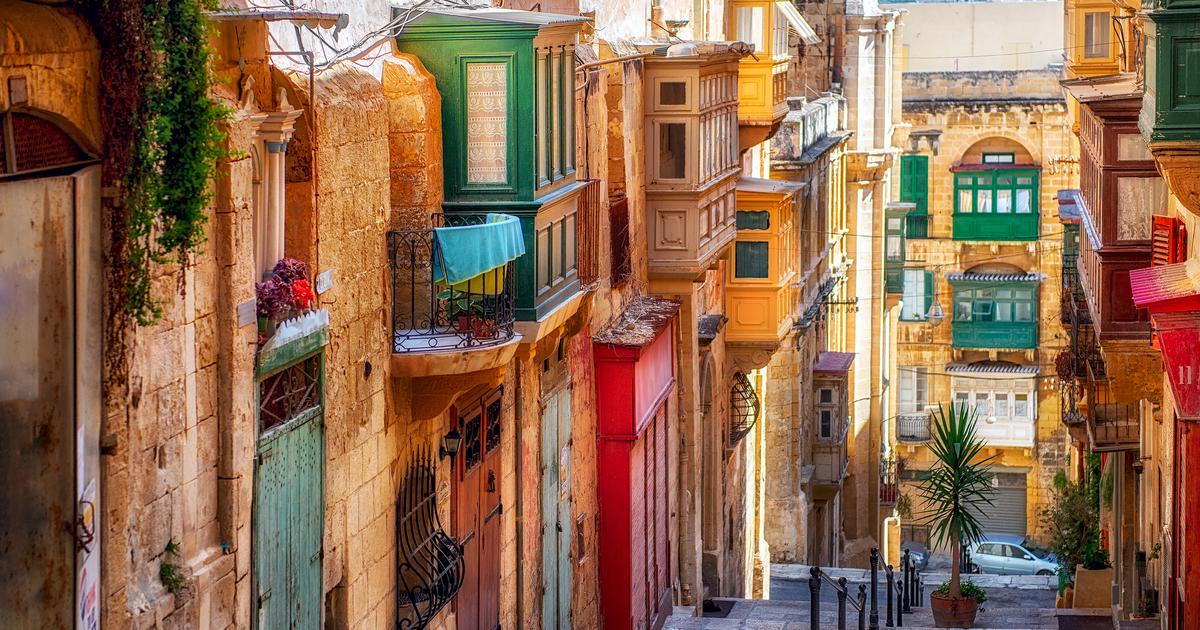 flights to valletta