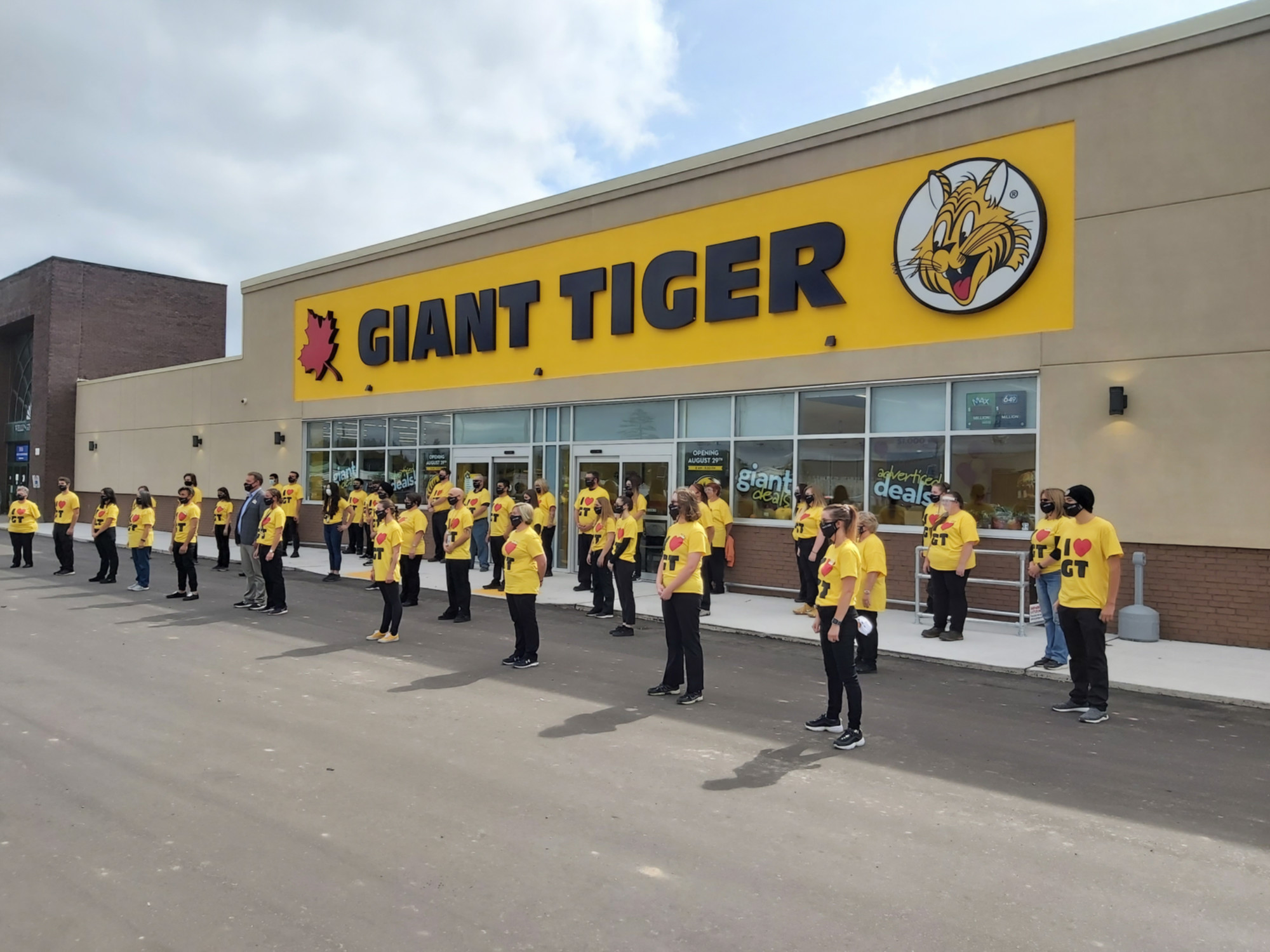 giant tiger oshawa hours