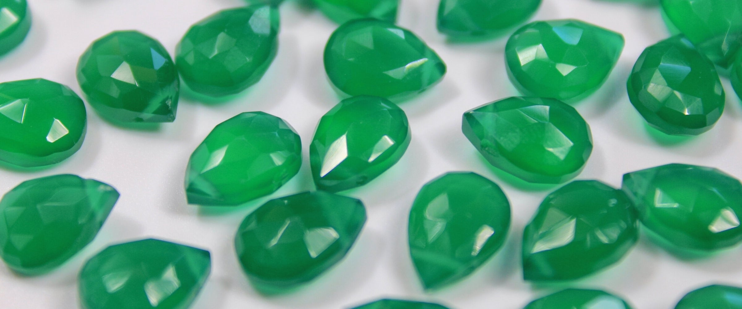 green onyx gemstone meaning