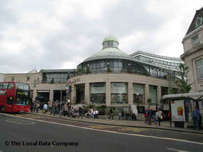 h&m wimbledon closing time