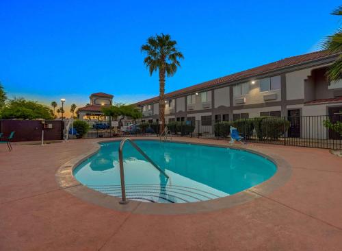 hotels in apache junction az