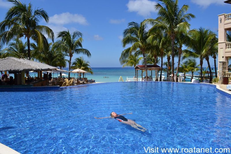 hotels in roatan