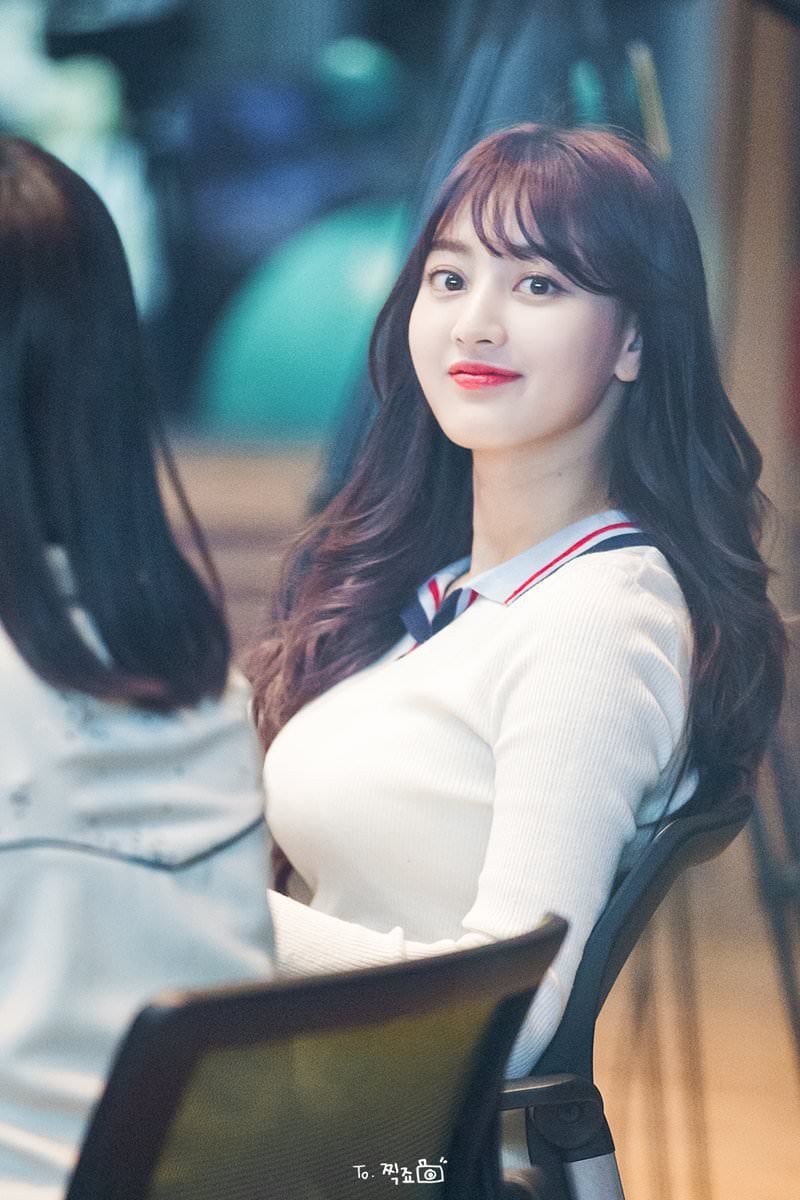 jihyo boobies