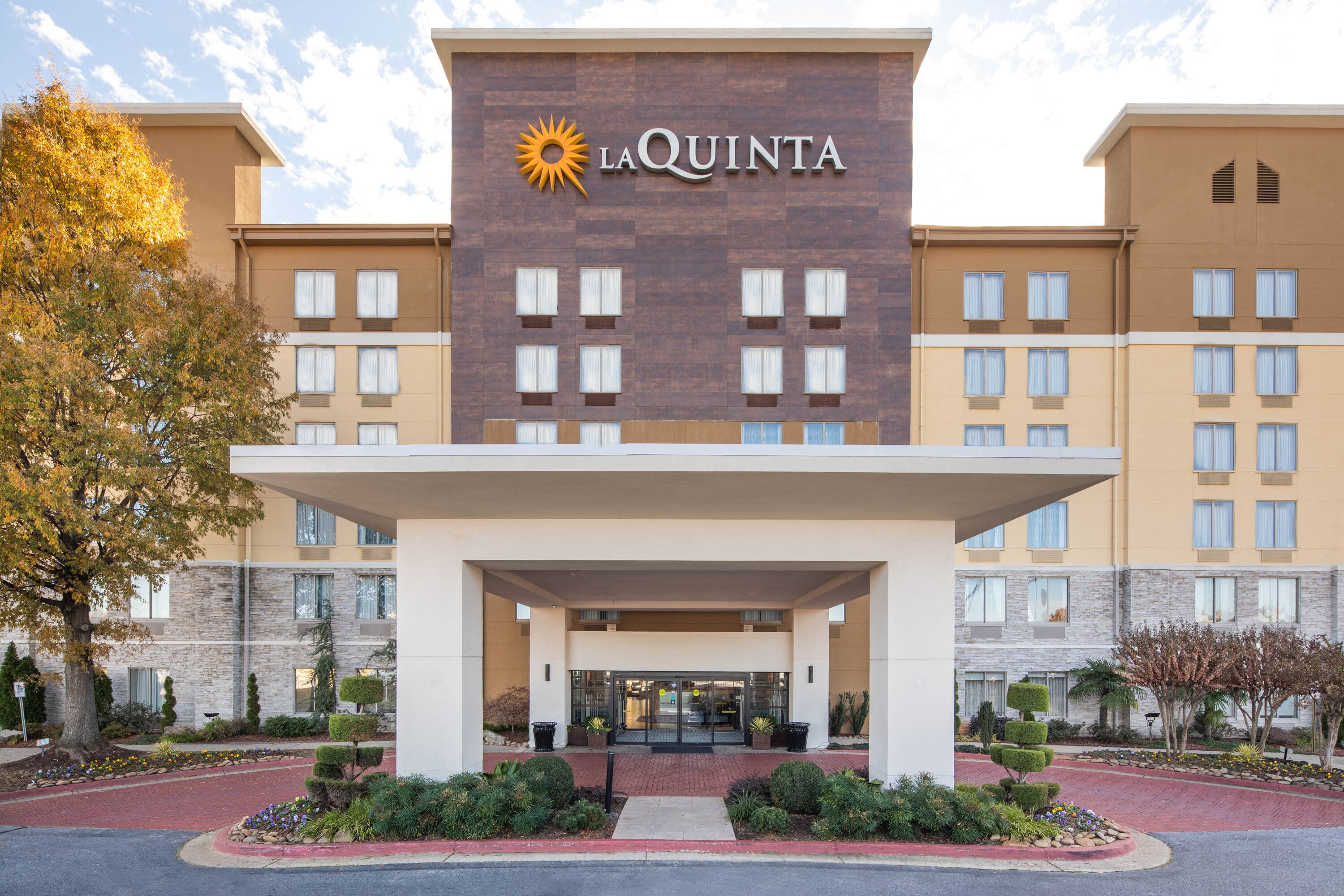 la quinta hotels near me