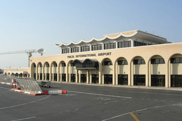 luqa airport arrivals