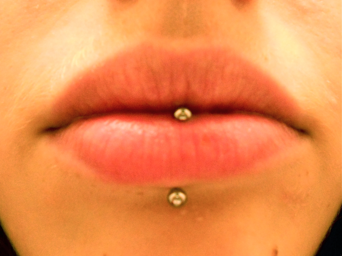 middle lip piercing