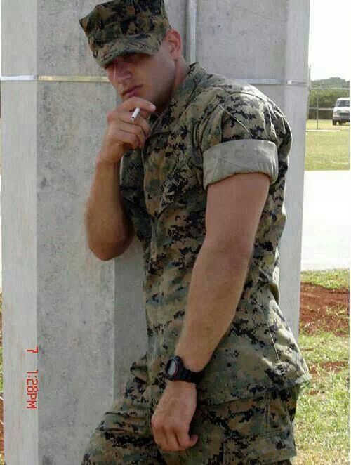 militar gay twitter