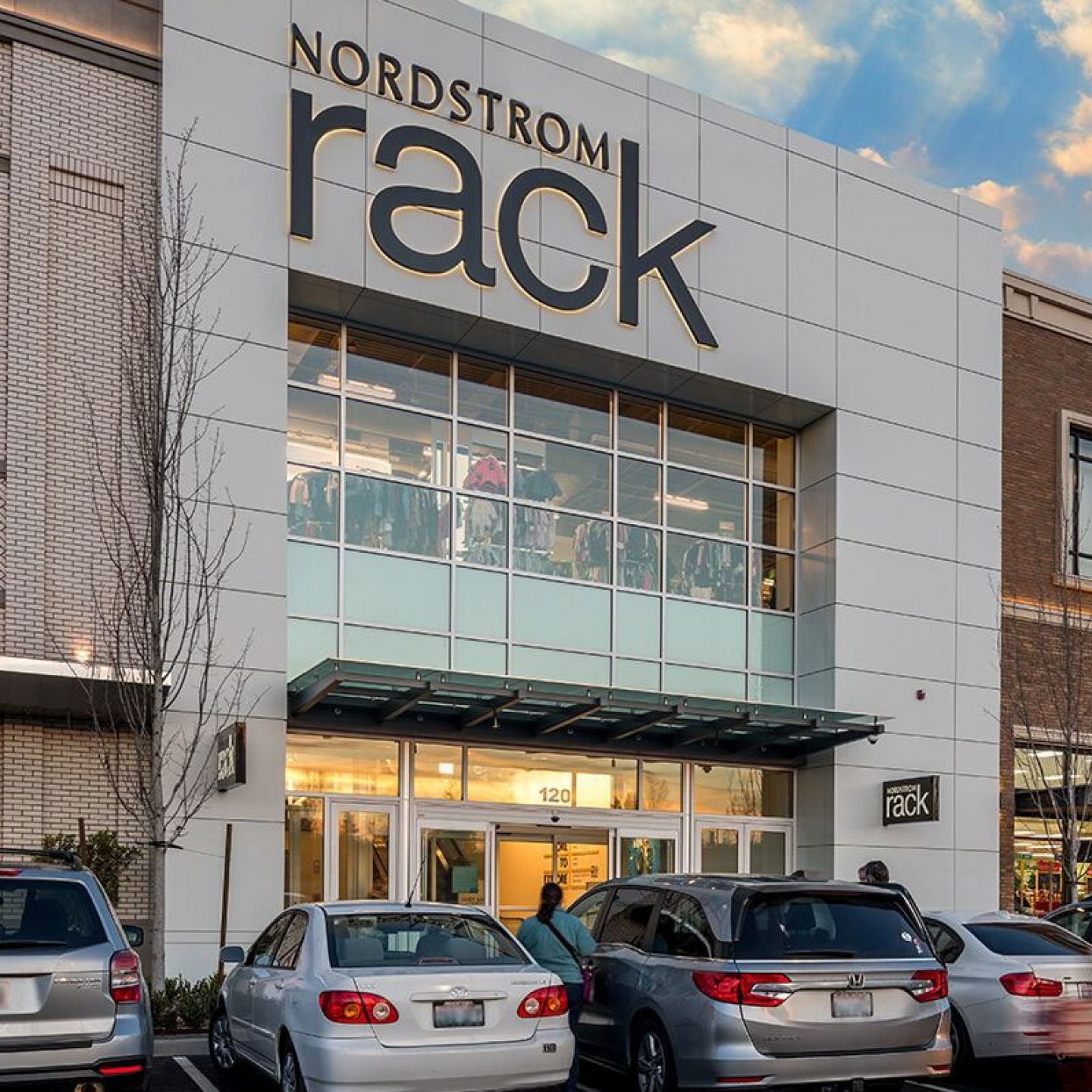 nordstrom rack hours