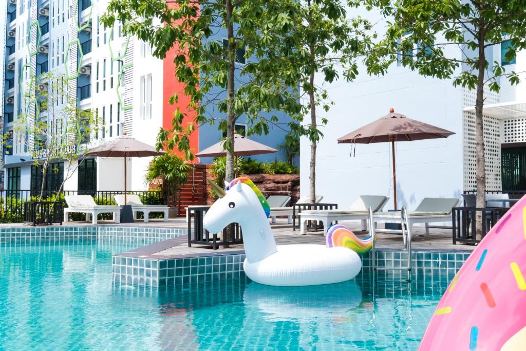 p plus hotel pattaya reviews