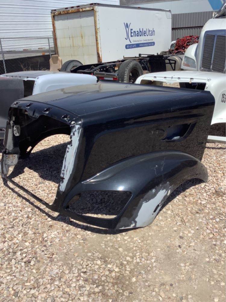 peterbilt 579 hood