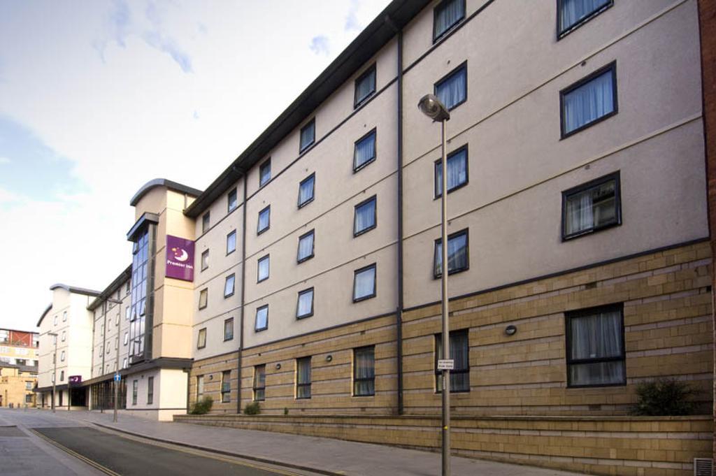 premier inn vernon street liverpool united kingdom