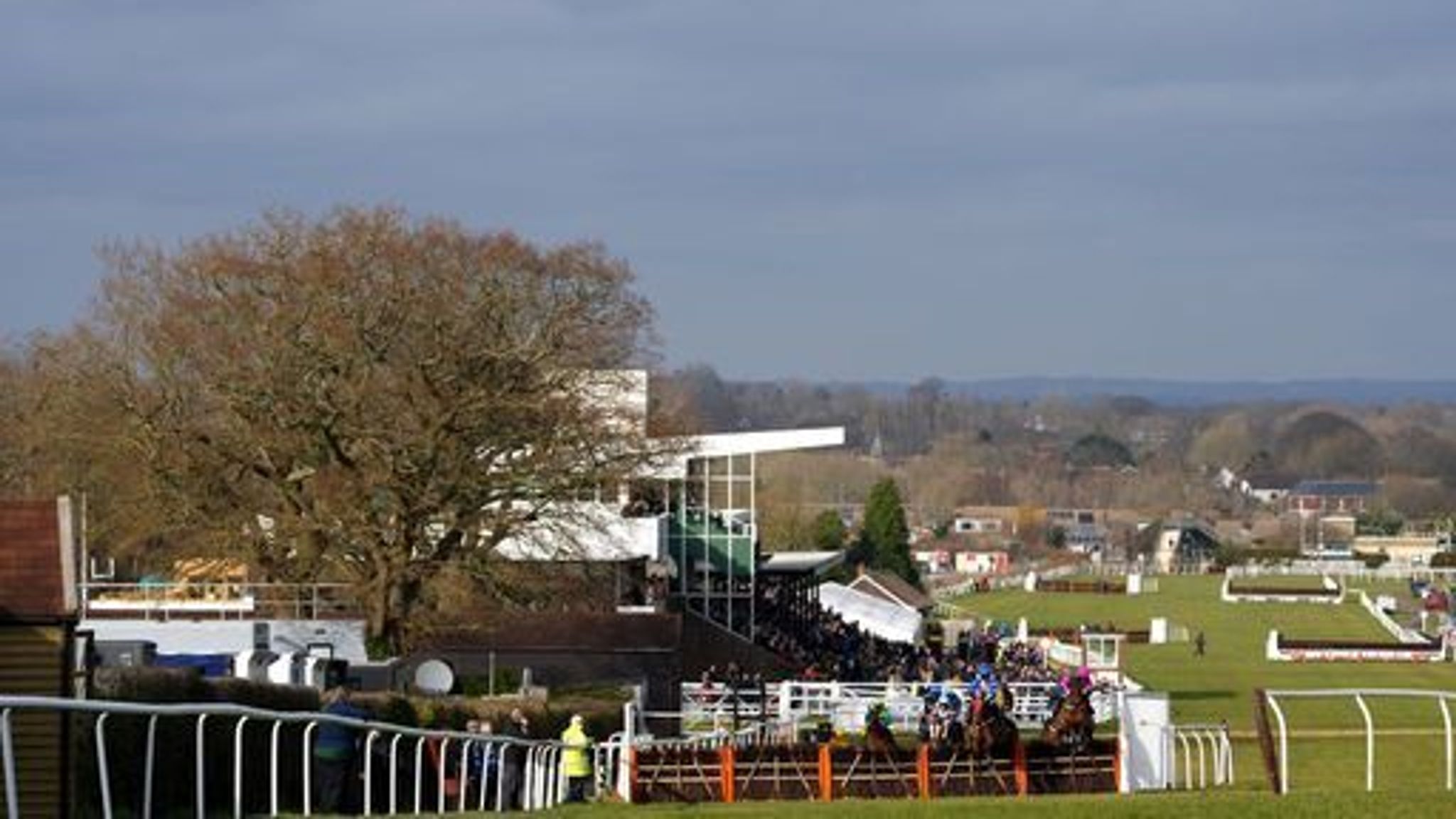 racing at plumpton today