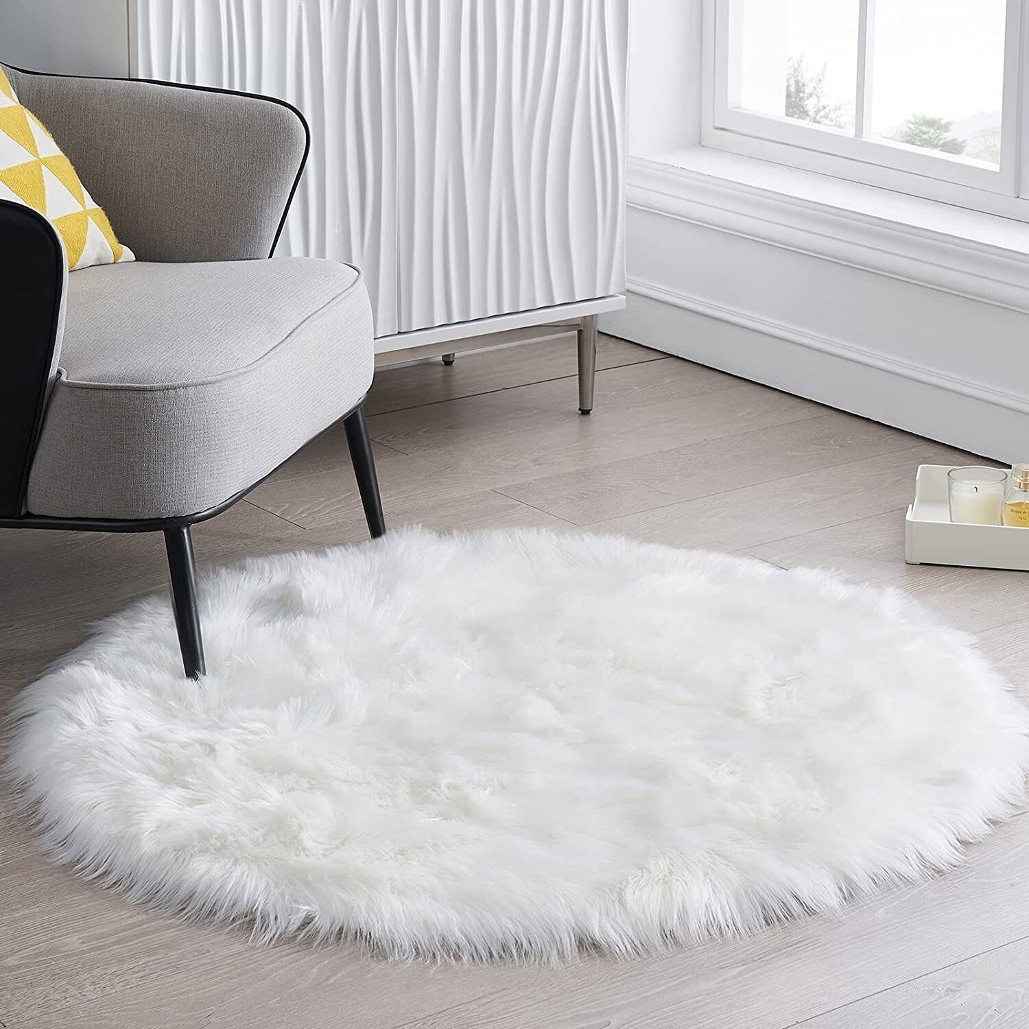 round white fluffy rug