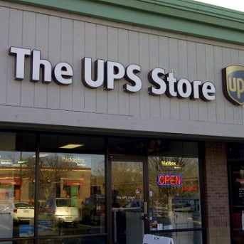 ups store breckenridge lane louisville ky