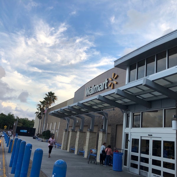 walmart hours pembroke pines