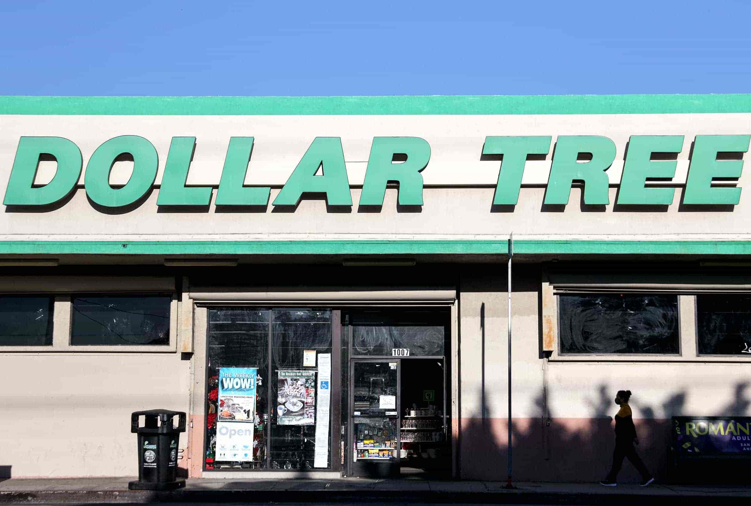 what time does dollar tree close.