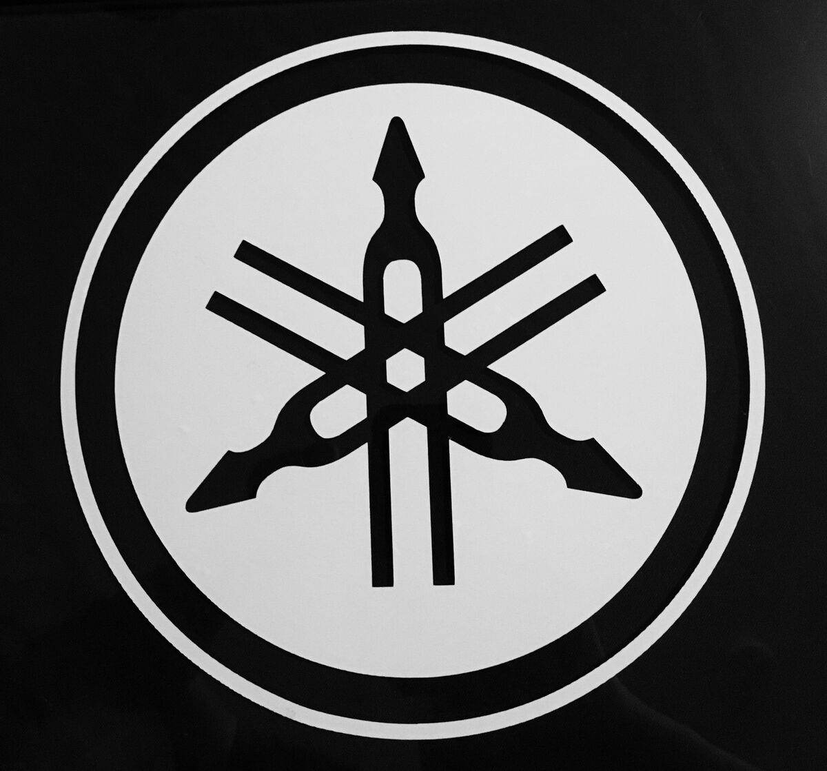 yamaha tuning fork emblem